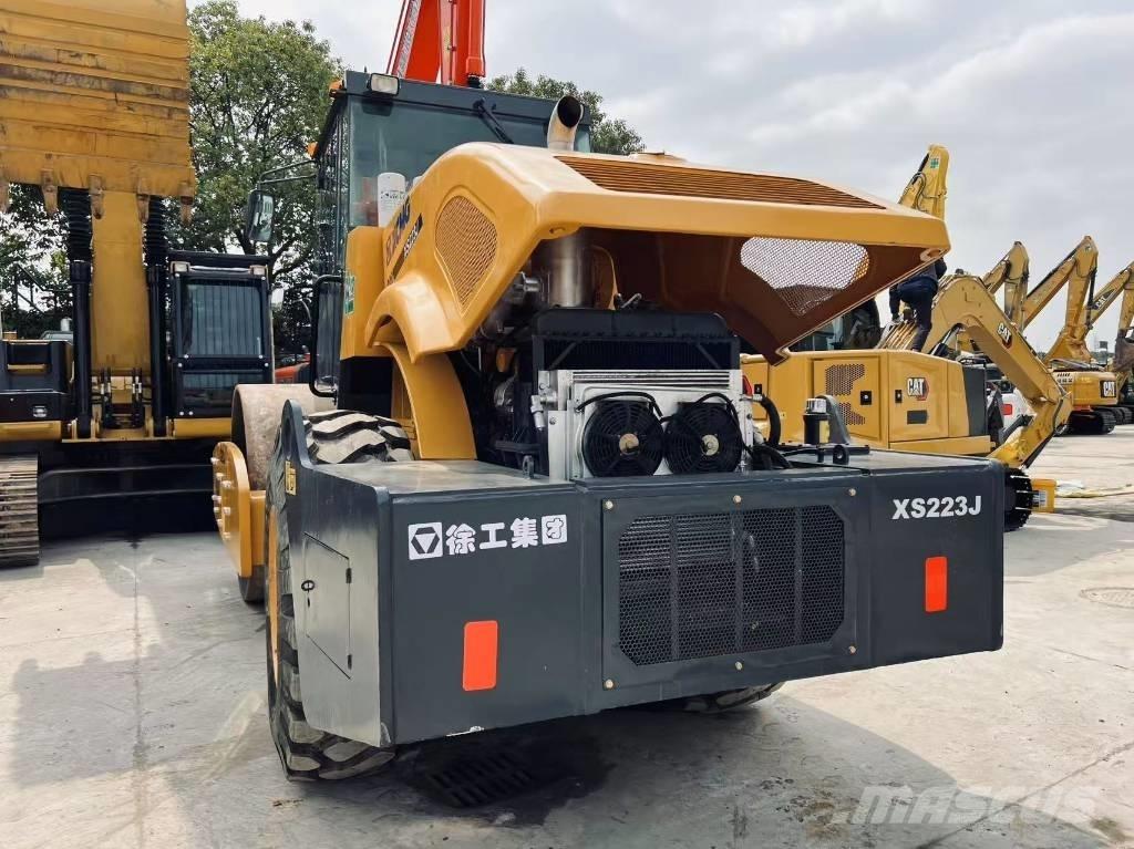 XCMG XS 223 J Trilrolwalsen