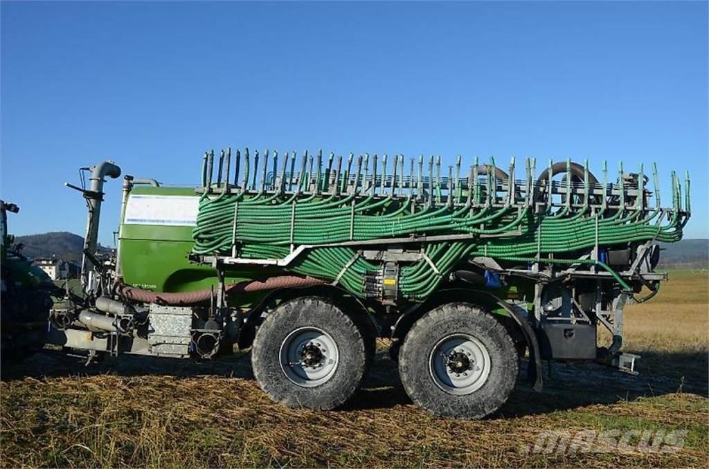  Stapel GFK 19PT Drijfmesttanks