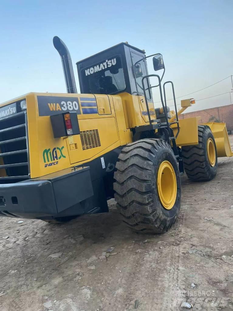 Komatsu WA 380 Wielladers