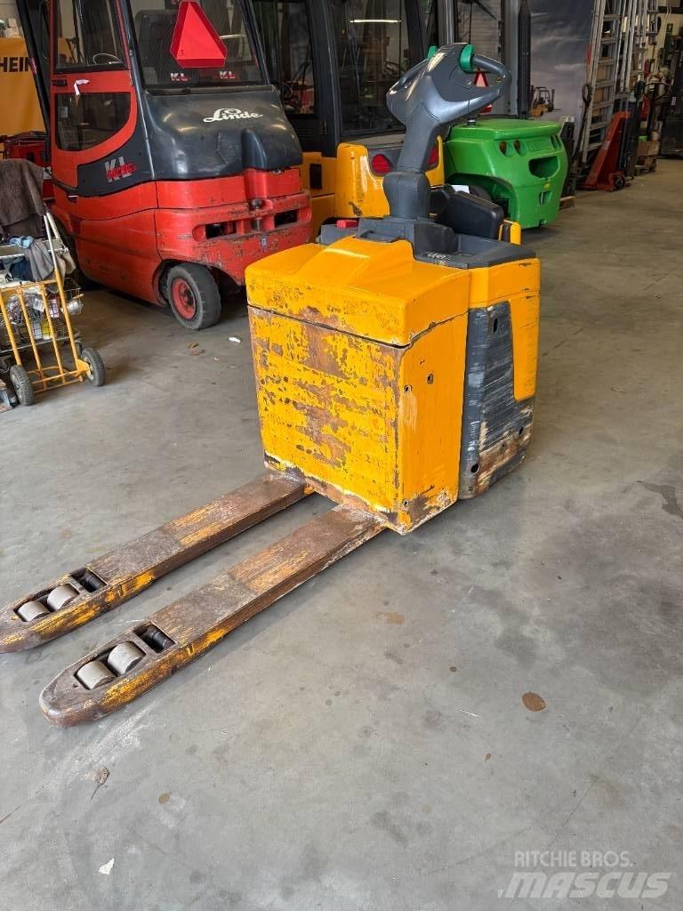 Jungheinrich ERE 225 Meerij pallettruck met platform