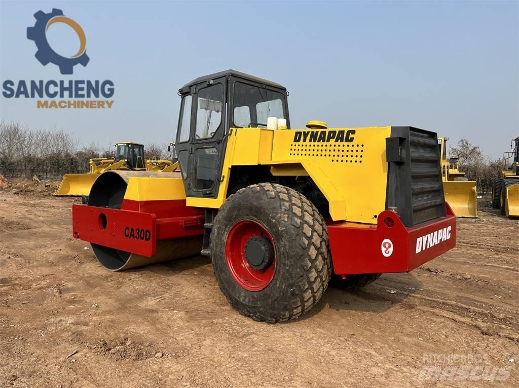 Dynapac CA30D Trilrolwalsen