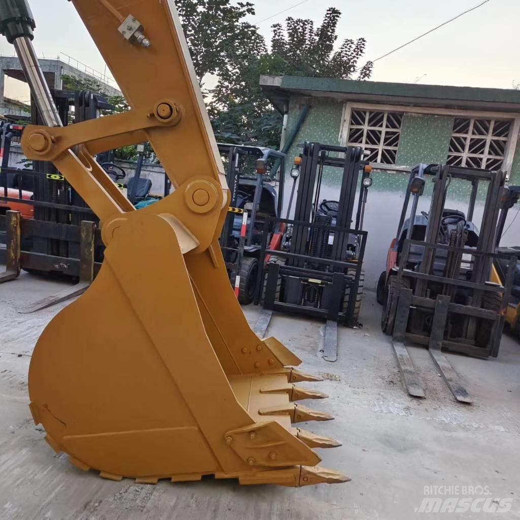 CAT 330 D Rupsgraafmachines
