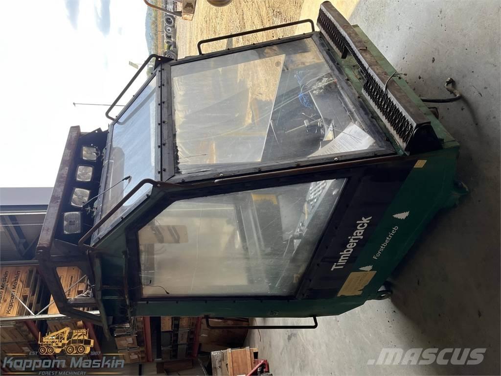 Timberjack 1270 Cabine en interieur