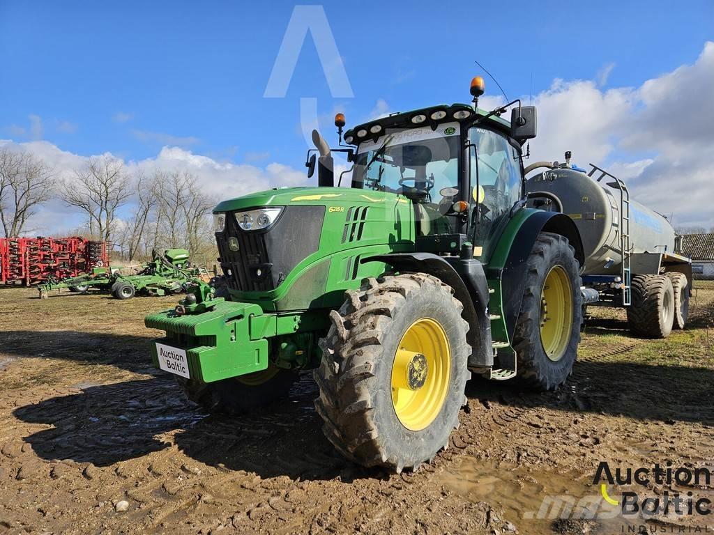 John Deere 6215 R Tractoren