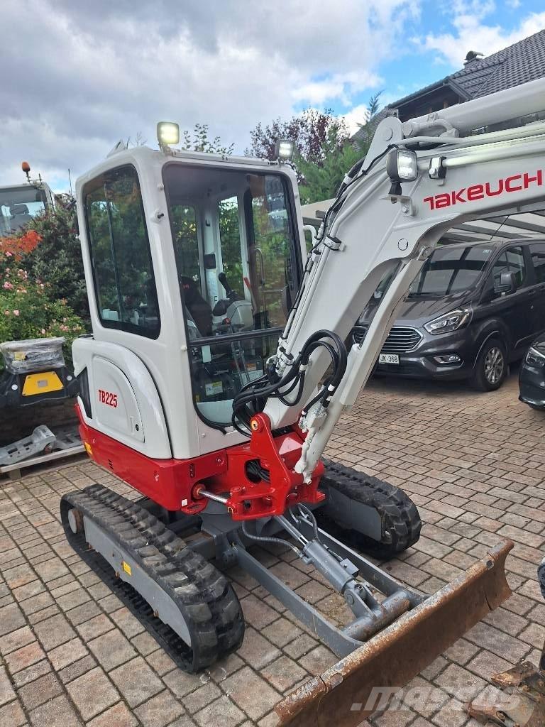 Takeuchi TB 225 Minigraafmachines < 7t