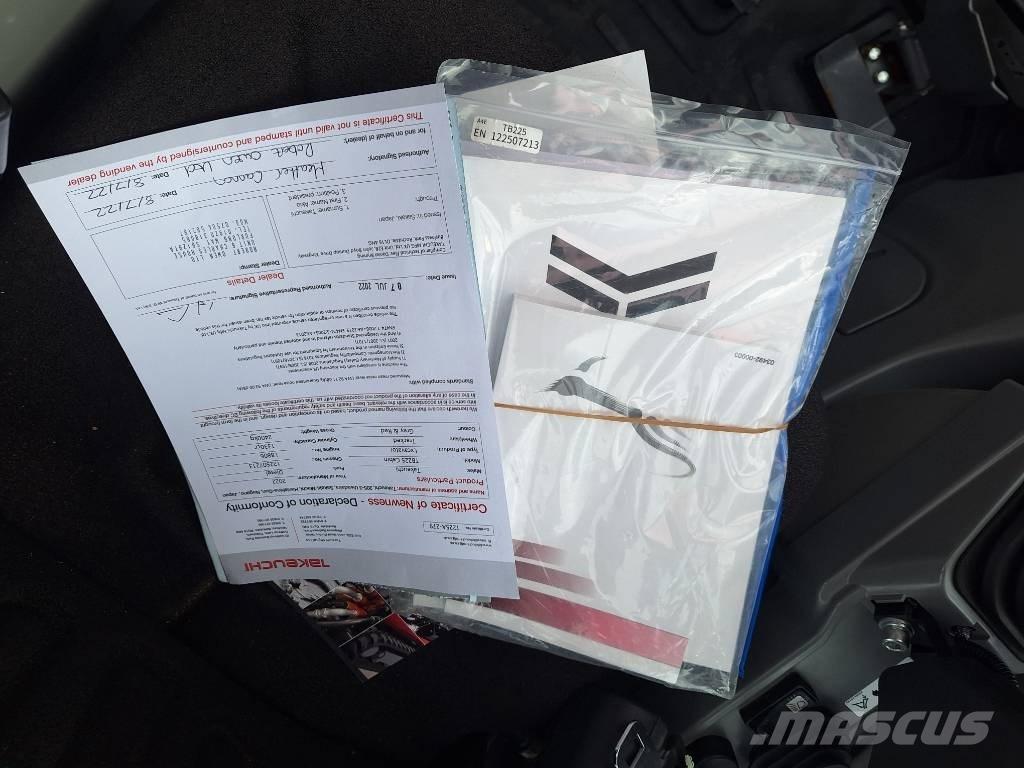 Takeuchi TB 225 Minigraafmachines < 7t