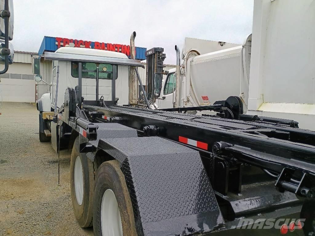 Mack CV 713 Containertrucks met kabelsysteem