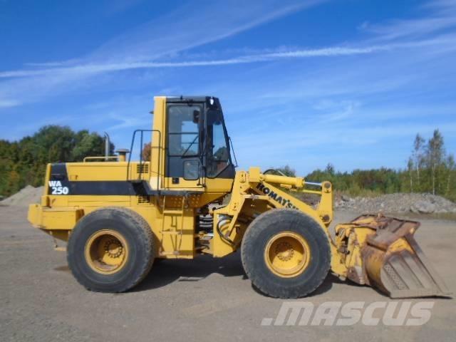 Komatsu WA 250 Wielladers