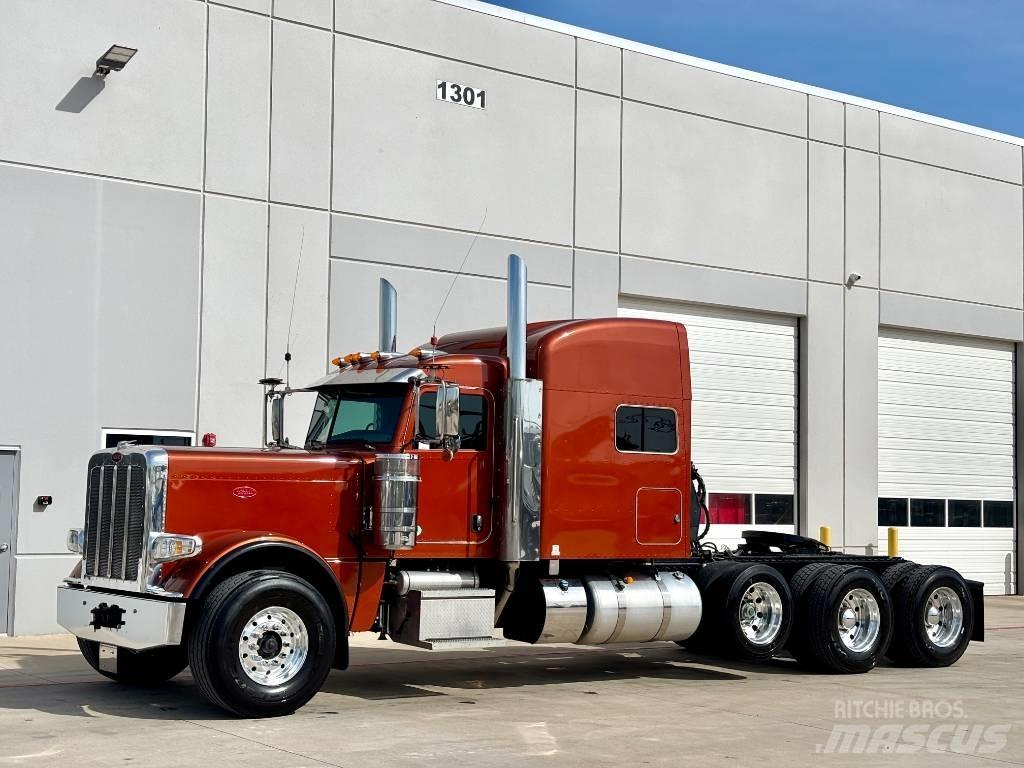 Peterbilt 389 Trekkers