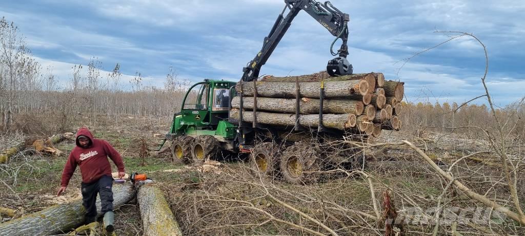 John Deere 1110 Forwarders