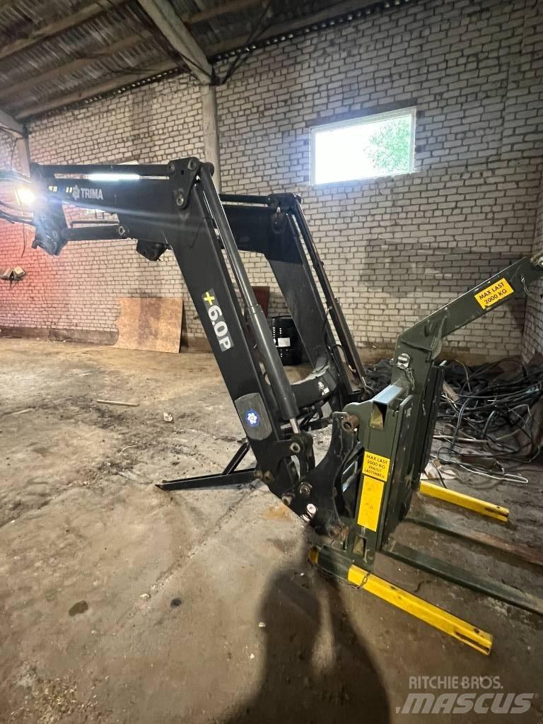 CLAAS Axion 840 Tractoren