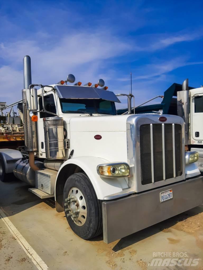 Peterbilt 388 Trekkers