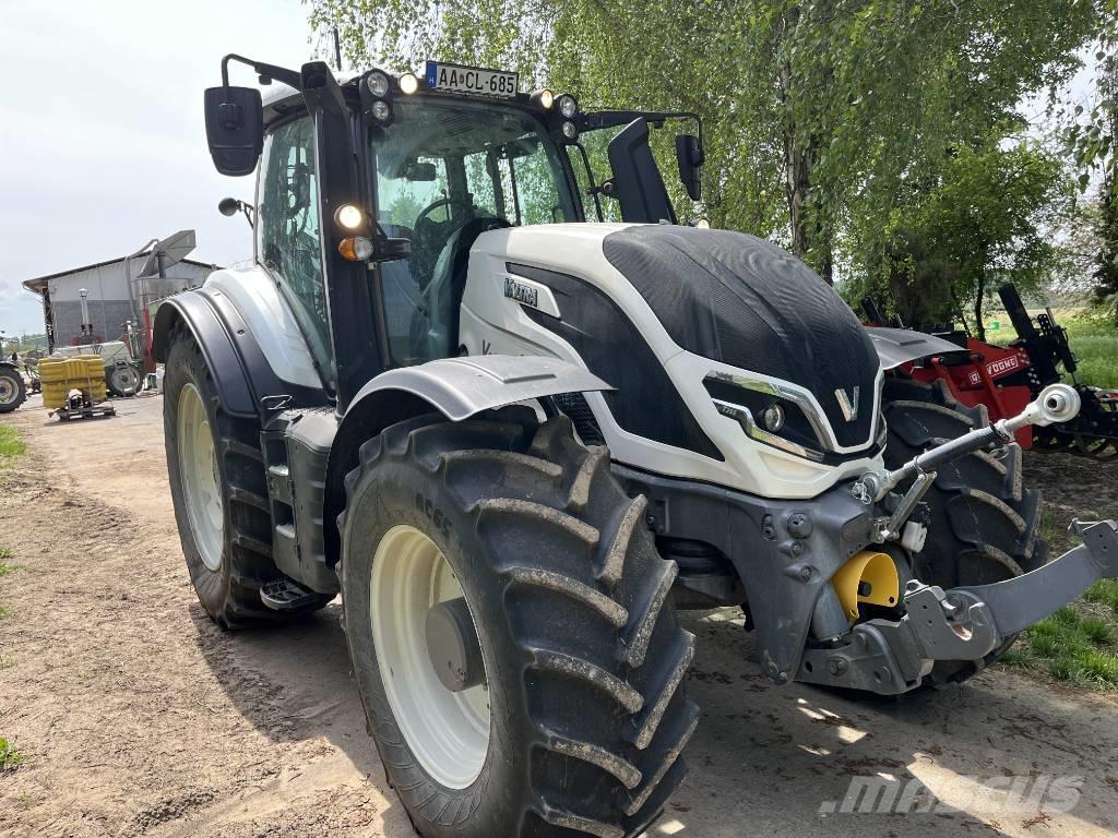Valtra T 255 Tractoren