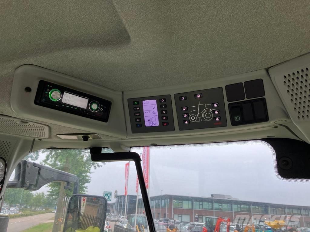 CLAAS Arion 650 CIS Tractoren