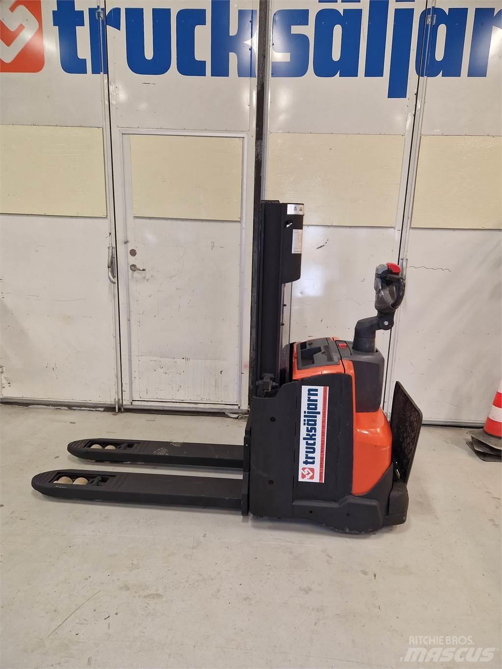 Toyota SWE200D Meerij pallettruck met platform