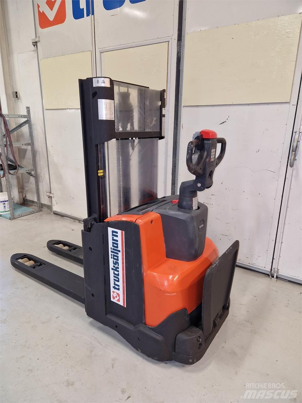 Toyota SWE200D Meerij pallettruck met platform