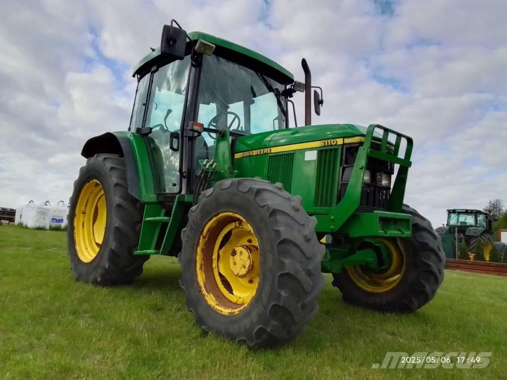 John Deere 6110 SE Tractoren