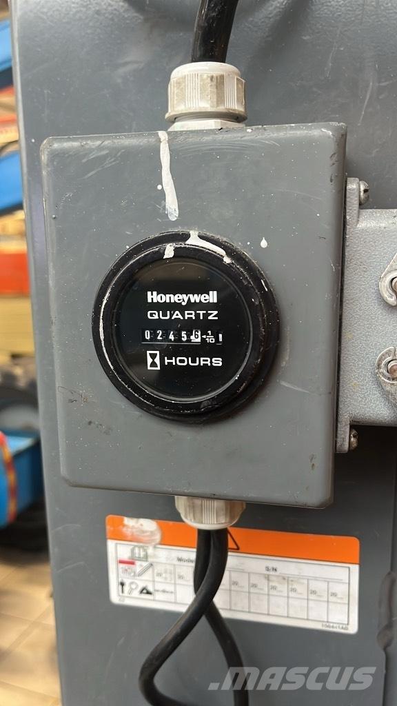 SkyJack SJ 16 Schaarhoogwerkers