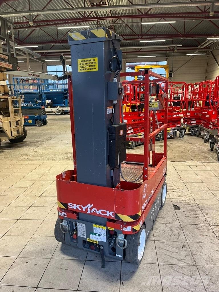 SkyJack SJ 16 Schaarhoogwerkers