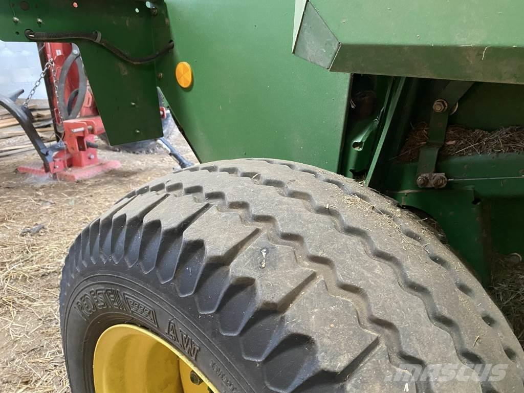 John Deere 623 Ronde-balenpersen
