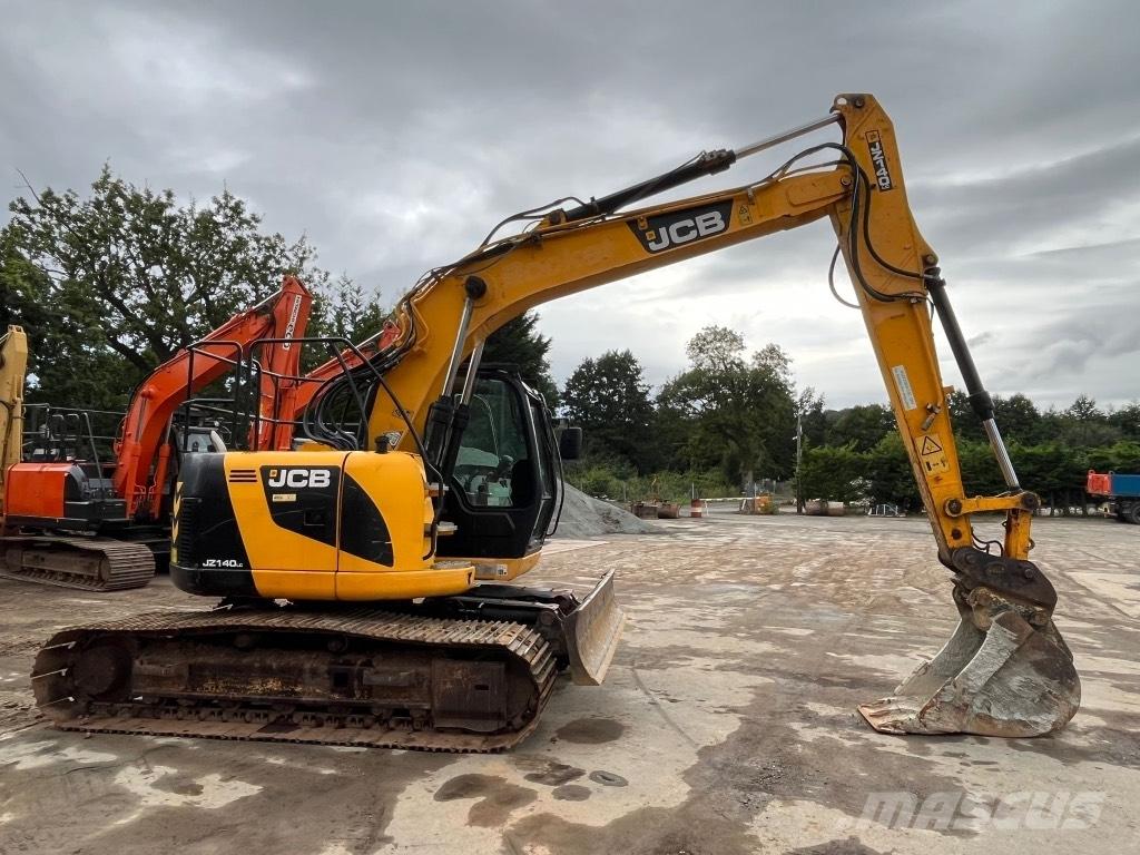 JCB JZ140 with blade Rupsgraafmachines