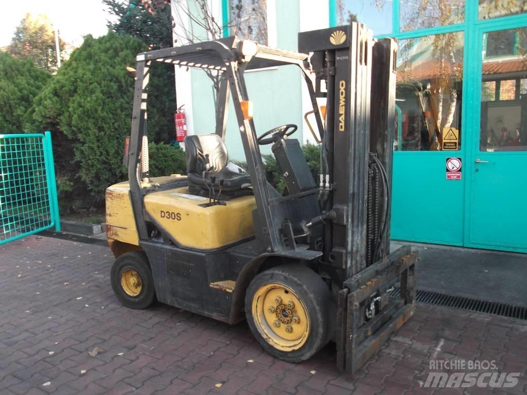 Daewoo D30S3 V-2372 Diesel heftrucks