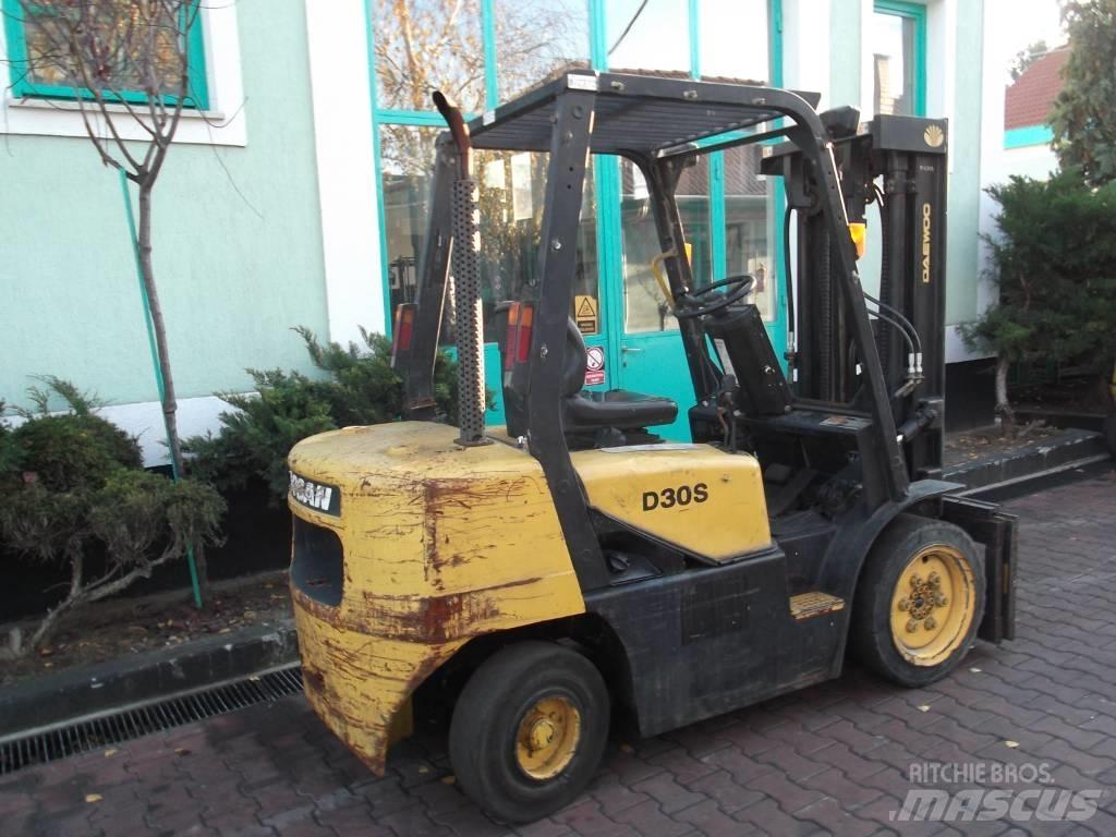 Daewoo D30S3 V-2372 Diesel heftrucks