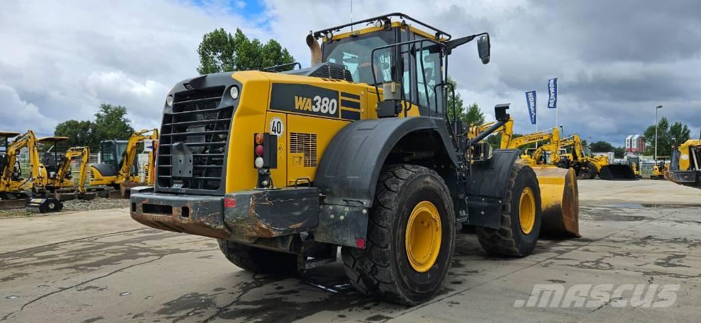 Komatsu WA380-8 Wielladers