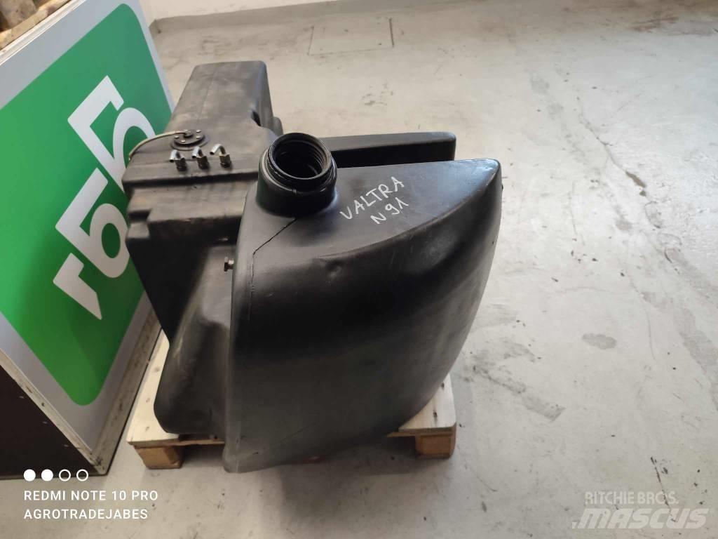 Valtra N91 Fuel Tank Cabine en interieur