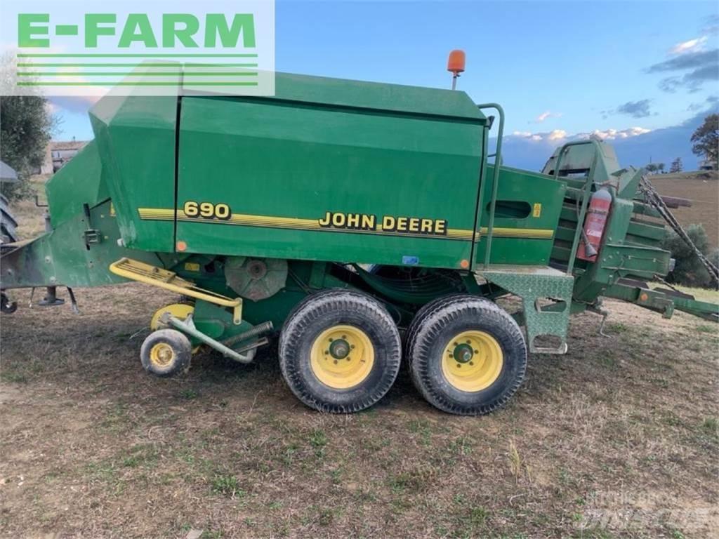 John Deere 690 Vierkante balenpers