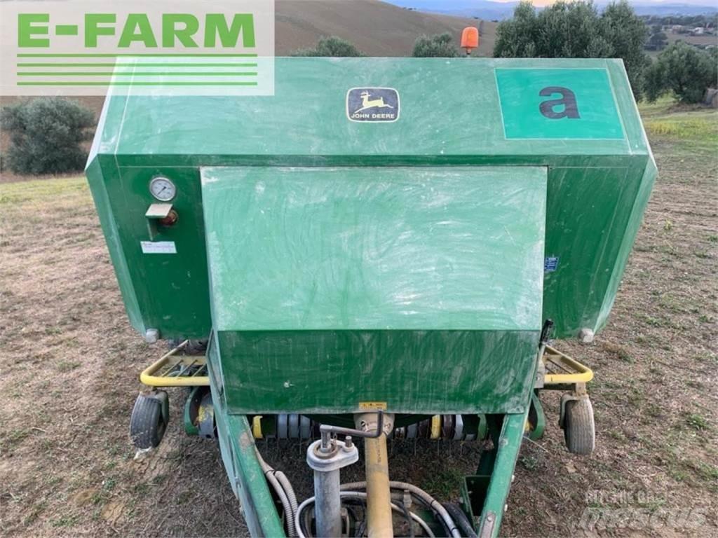 John Deere 690 Vierkante balenpers