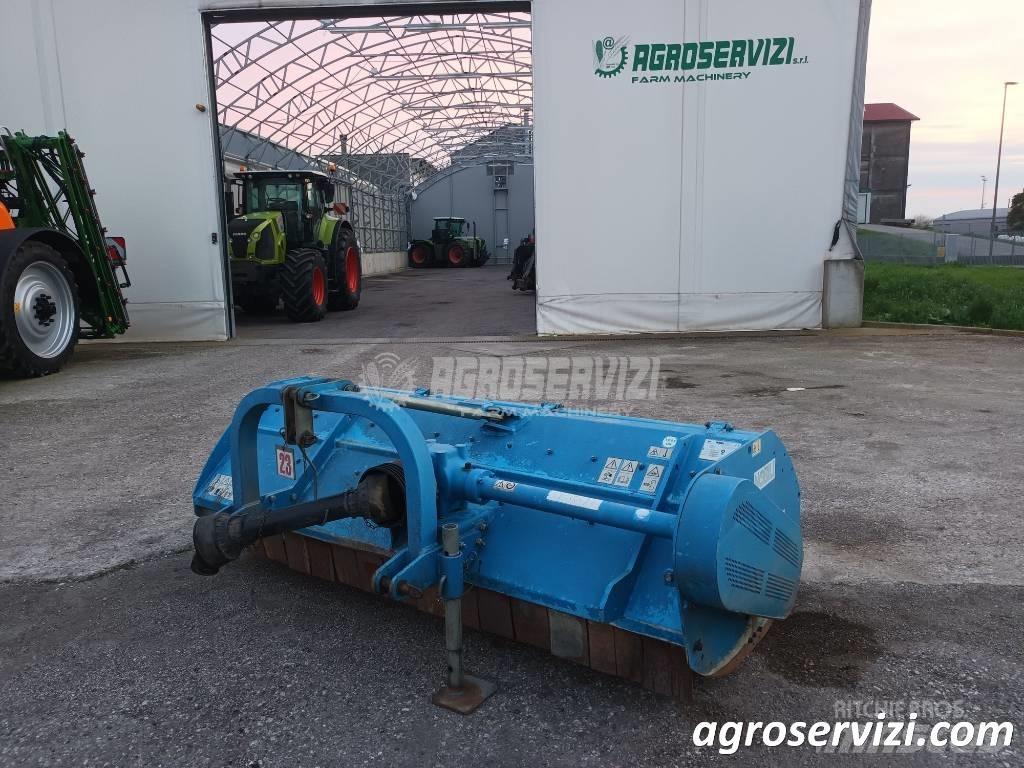 Nobili BK 230 Getrokken veldhakselaar