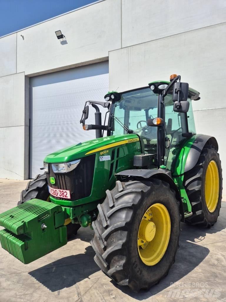John Deere 5100 R Tractoren