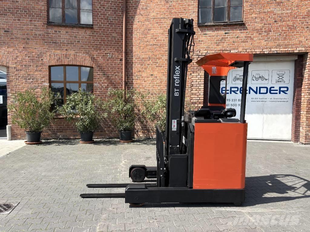Toyota RRE 140 Reachtruck voor hoog niveau