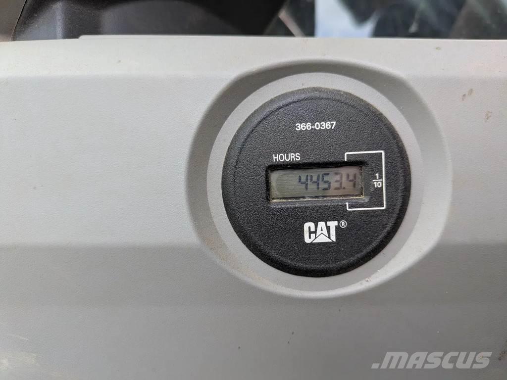 CAT 374F Rupsgraafmachines