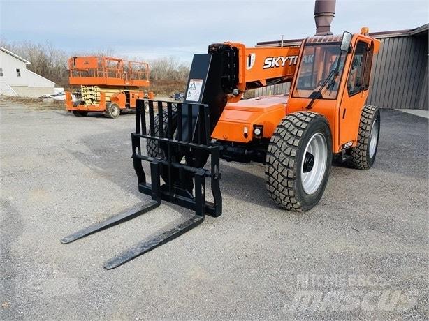 SkyTrak 8042 Verreikers