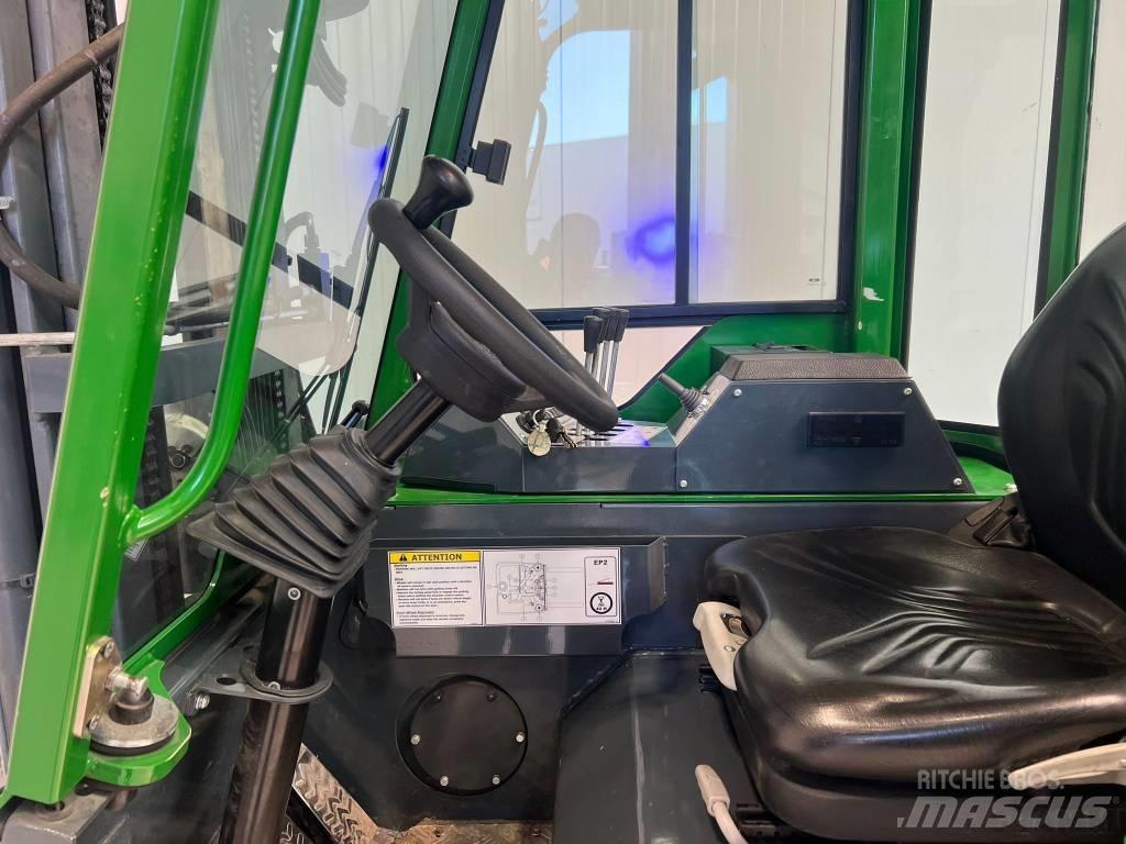 Combilift CBE2500 Four-way truck