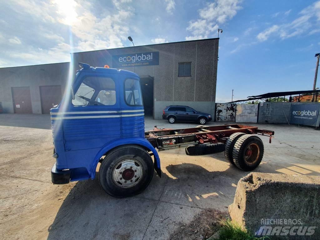 Pegaso COMET 1090 Chassis met cabine
