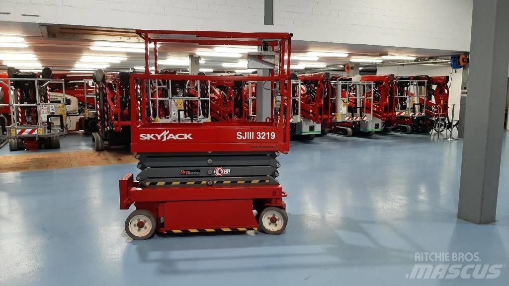 SkyJack SJIII 3219 Schaarhoogwerkers