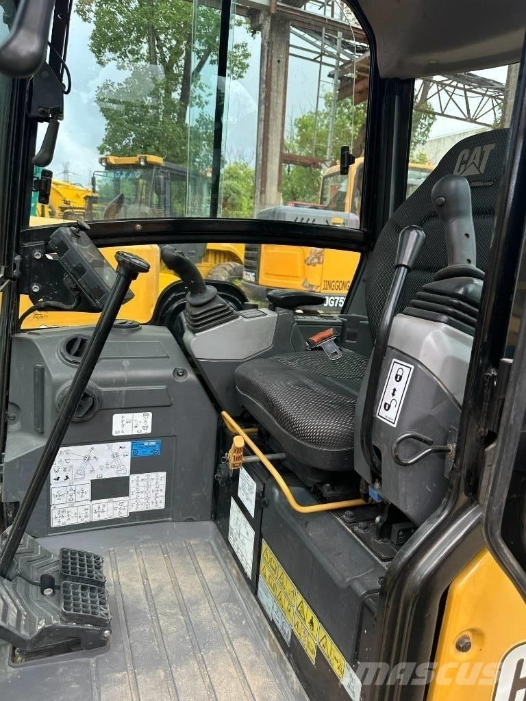 CAT 302 Minigraafmachines < 7t