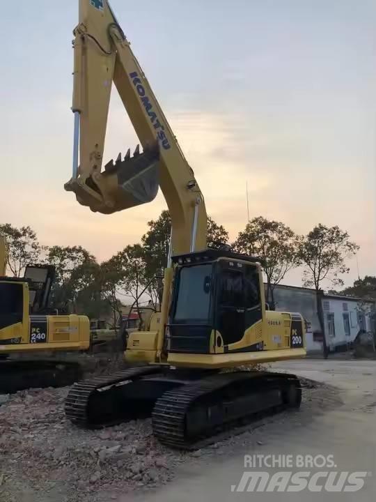 Komatsu PC200-8 Rupsgraafmachines