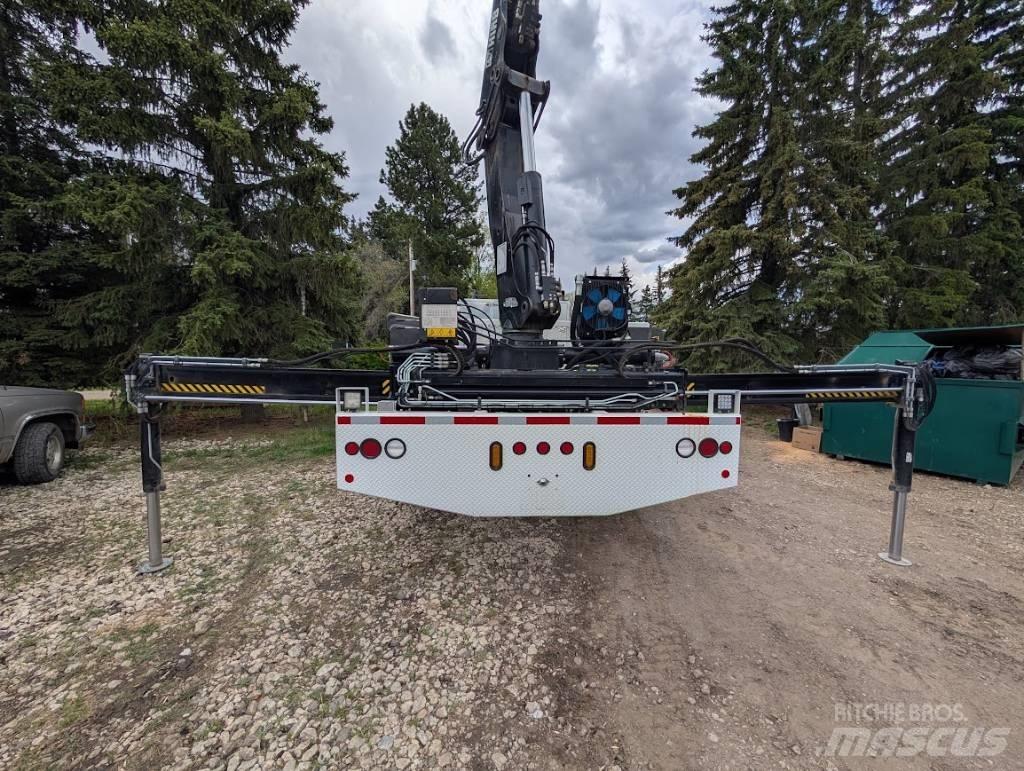 International 7500 Vlakke laadvloer met kraan