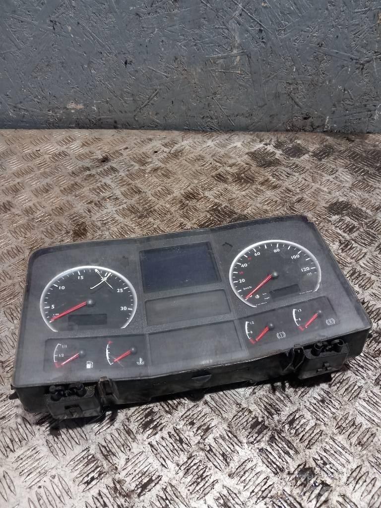 MAN TGA 81272026158 Cabine en interieur