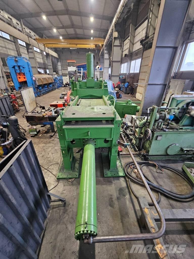  Henschel 30 x 30 Industriële balenpersen