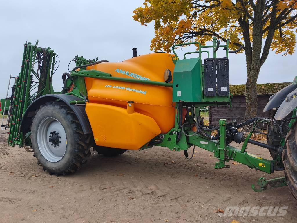Amazone UX 4200 Getrokken spuitmachines