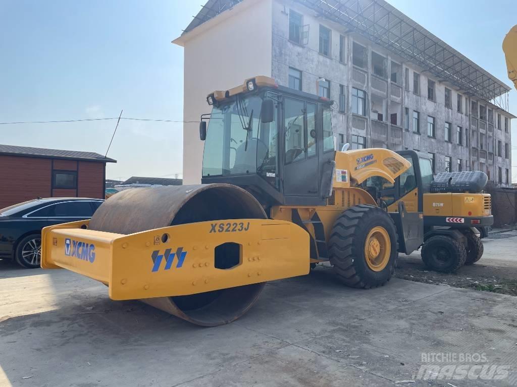 XCMG XS 223 J Trilrolwalsen