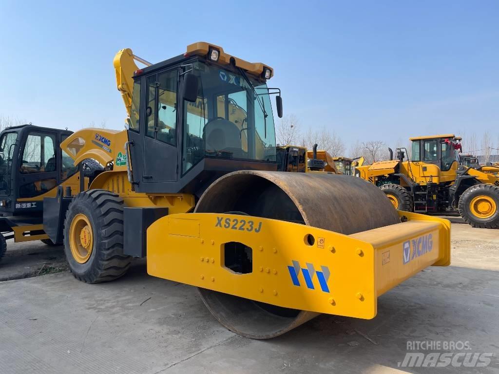 XCMG XS 223 J Trilrolwalsen