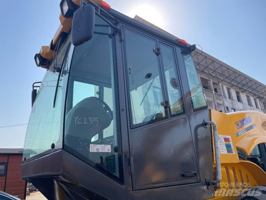 XCMG XS 223 J Trilrolwalsen