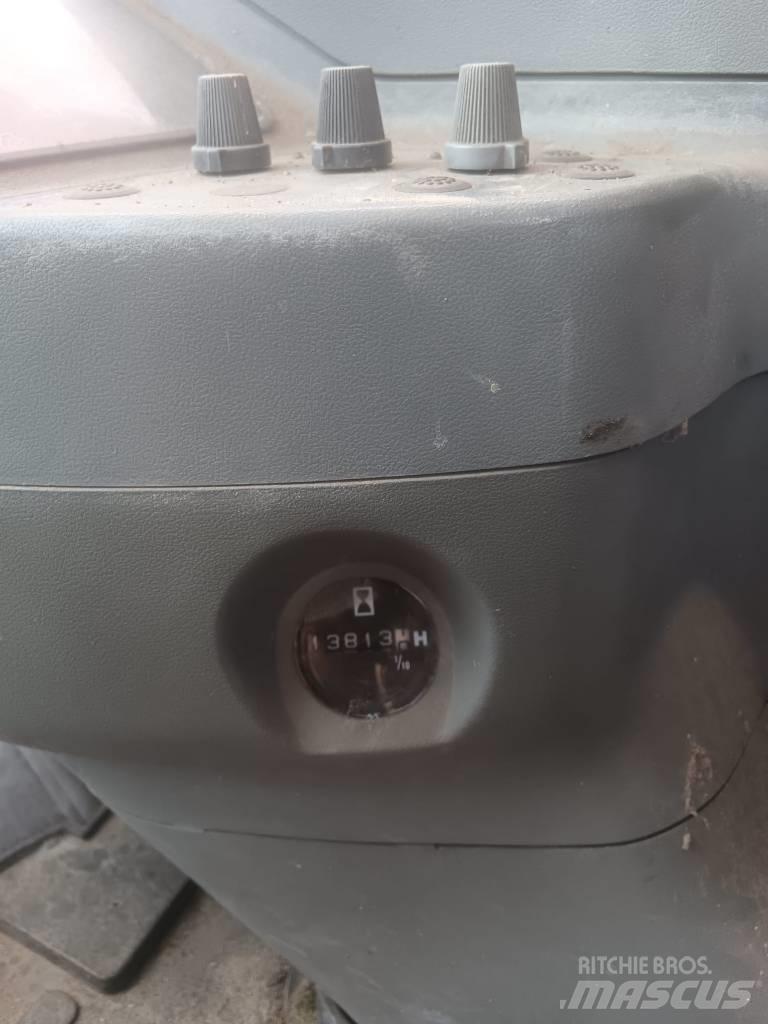 Hitachi EX135W Wielgraafmachines
