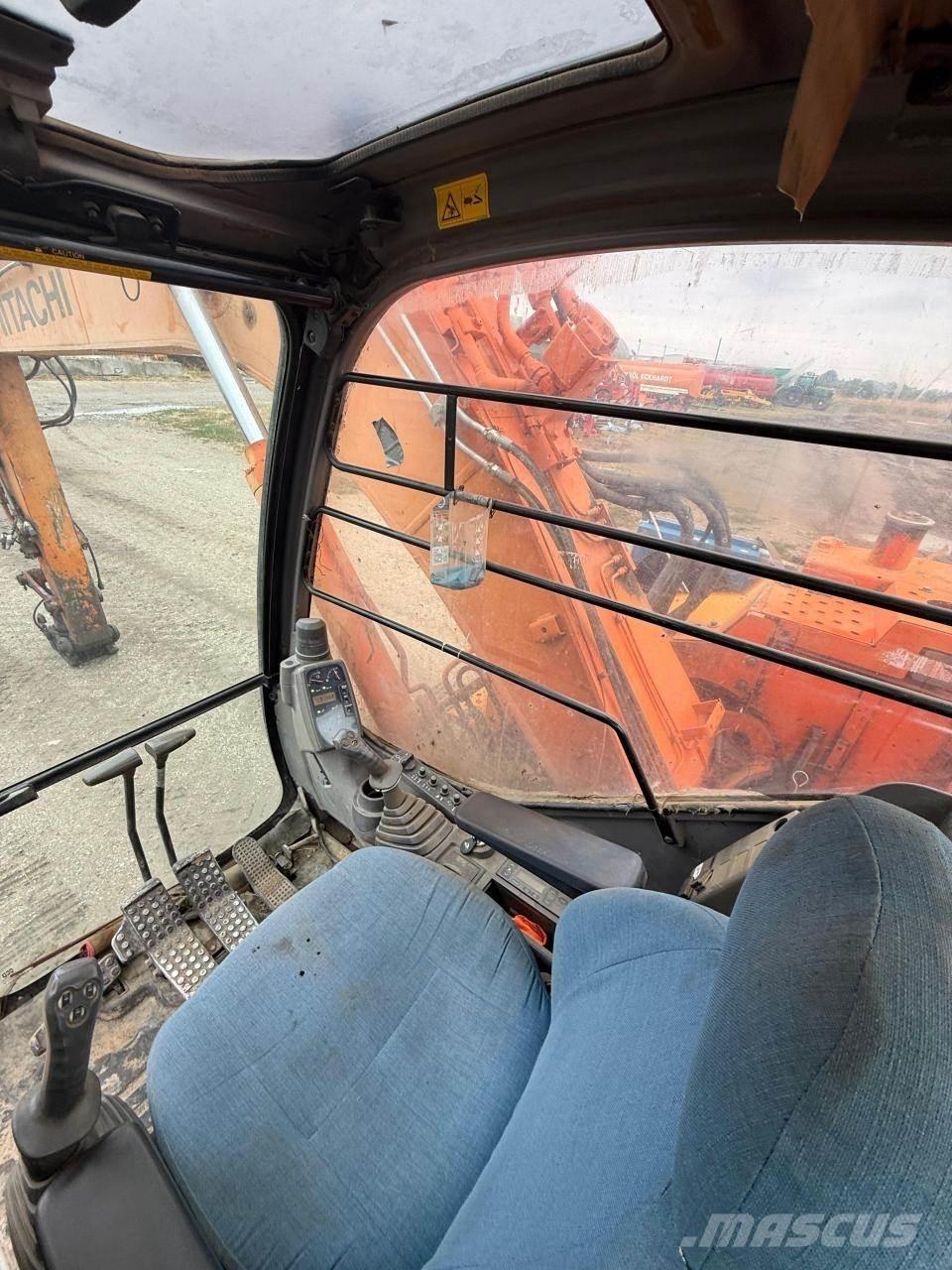 Hitachi ZX135US Rupsgraafmachines